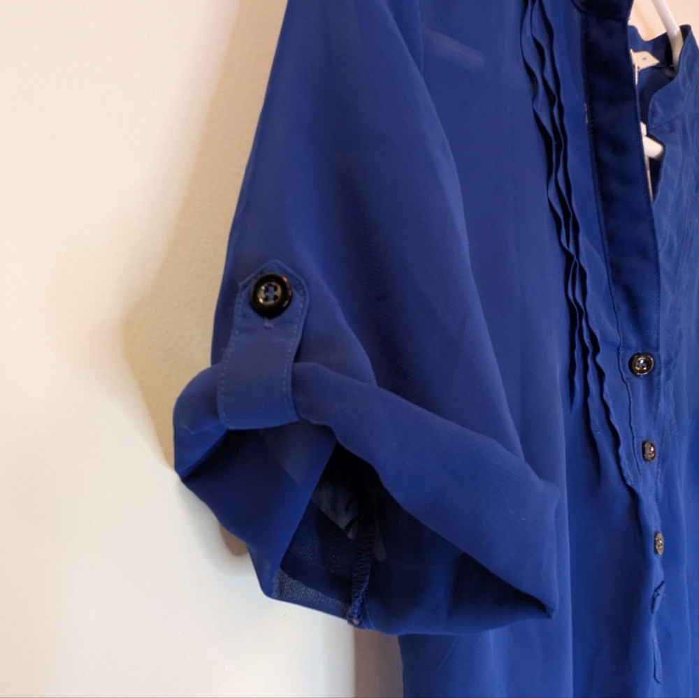 Roll-cuff Sheer Blouse - Picture 8 of 10